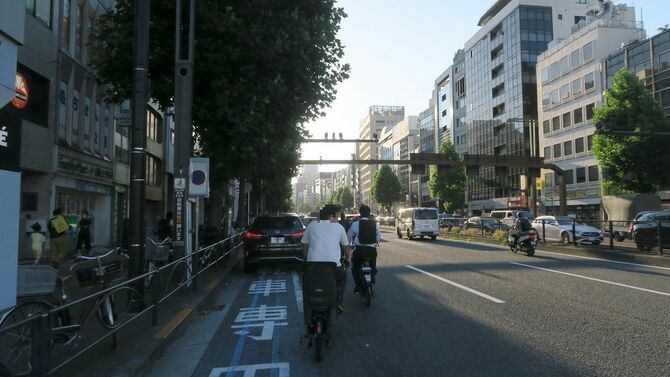 都道405号の邪魔な車