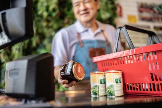 スーパーマーケットのレジ