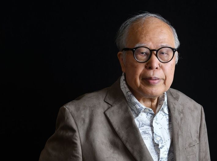 「人間と付き合わないと。書斎にいたんじゃ何もできない」と語る、荒俣宏さん。