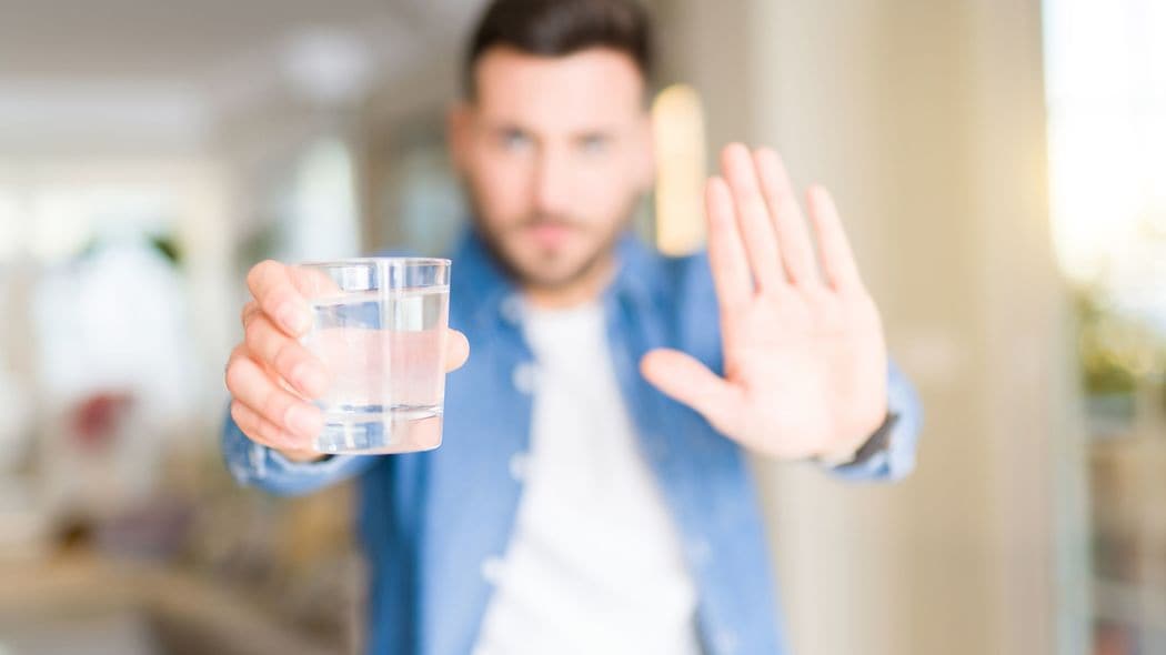 最悪の場合は死に至る…｢水はたくさん飲んだほうがいい｣という健康情報を信じてはいけない マラソン中に大量に水を飲んで救急搬送された例も