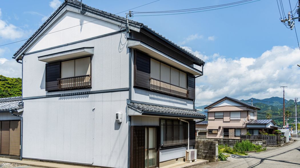 実家の庭を見れば一発でわかる…｢見逃すと十数万円の管理費がかかる｣元気そうな親の"現実を知るサイン"