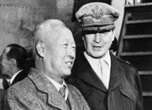 67年前に橋上の市民を爆破した韓国大統領