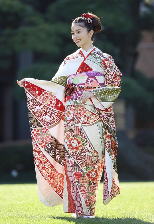 2022年オスカープロモーション新春晴れ着撮影会での小芝風花(=2021年12月9日、東京都港区の明治記念館)