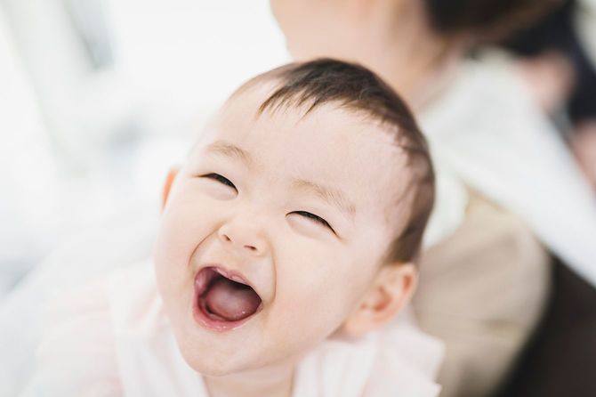 日本の女の子は家でリラックスしました。
