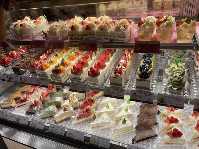 シンガポールの「ヒリオンモール」にあるシャトレーゼ