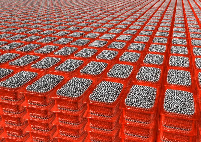 ずらりと並んだパチンコ玉ケース