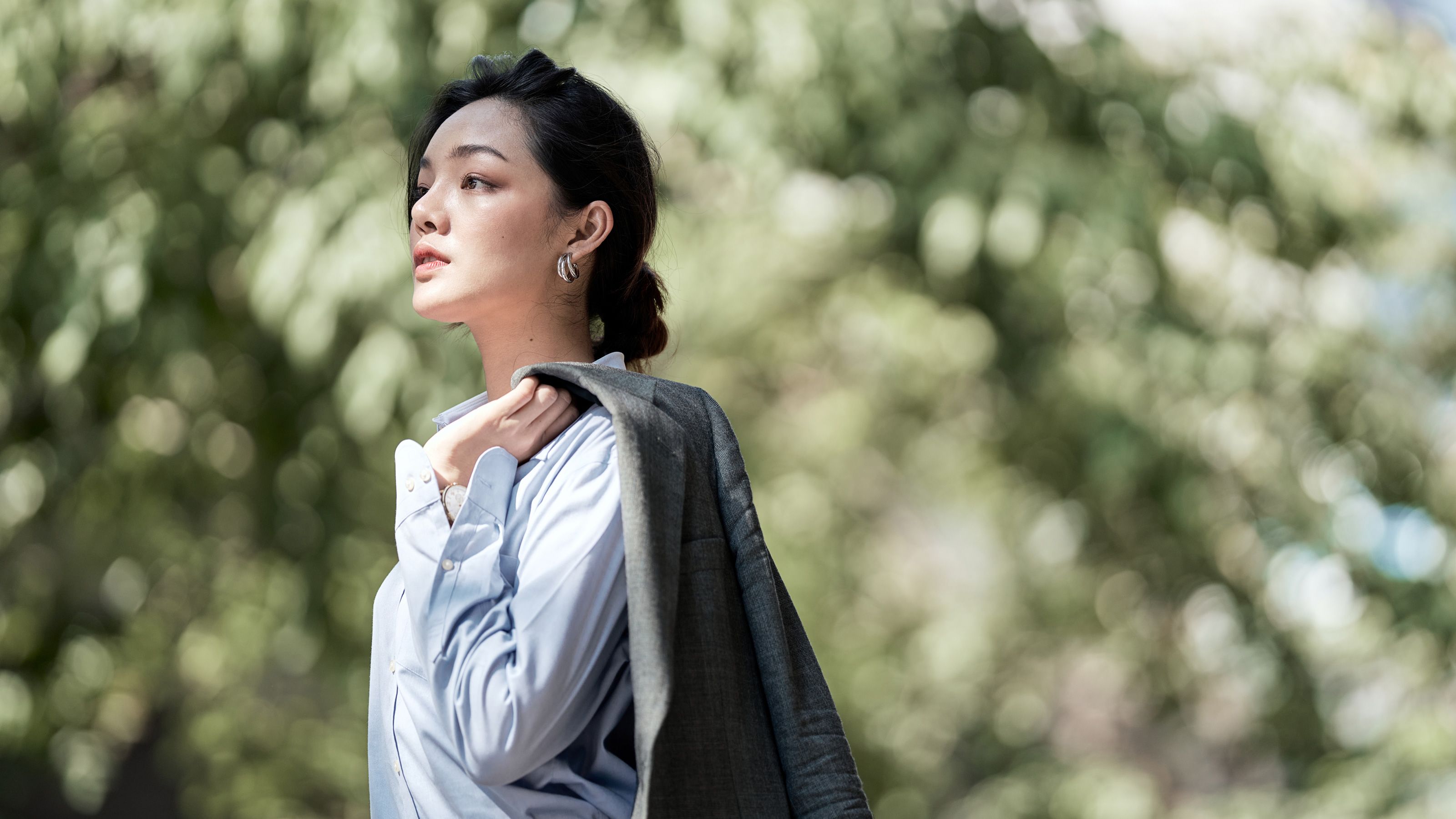 年収別 40代からの仕事服はいくらが目安か キャリア女性こそ手に入れたい 理想のスーツ の絶対条件 President Woman Online プレジデント ウーマン オンライン 女性リーダーをつくる