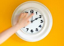 サマータイム"70年前の愚"を繰り返すな