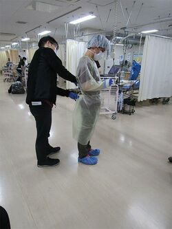 湘南鎌倉総合病院救命センター長の山上浩氏（左）