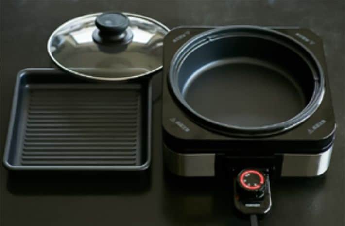 ※『103歳の食卓』より　母が活用した一人用ホットプレート。着脱式で鍋と波型プレートを使い分けていた。