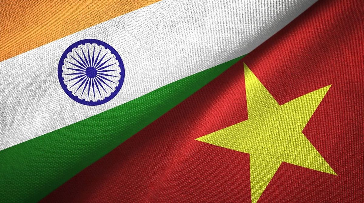 ベトナムとインド2つの旗