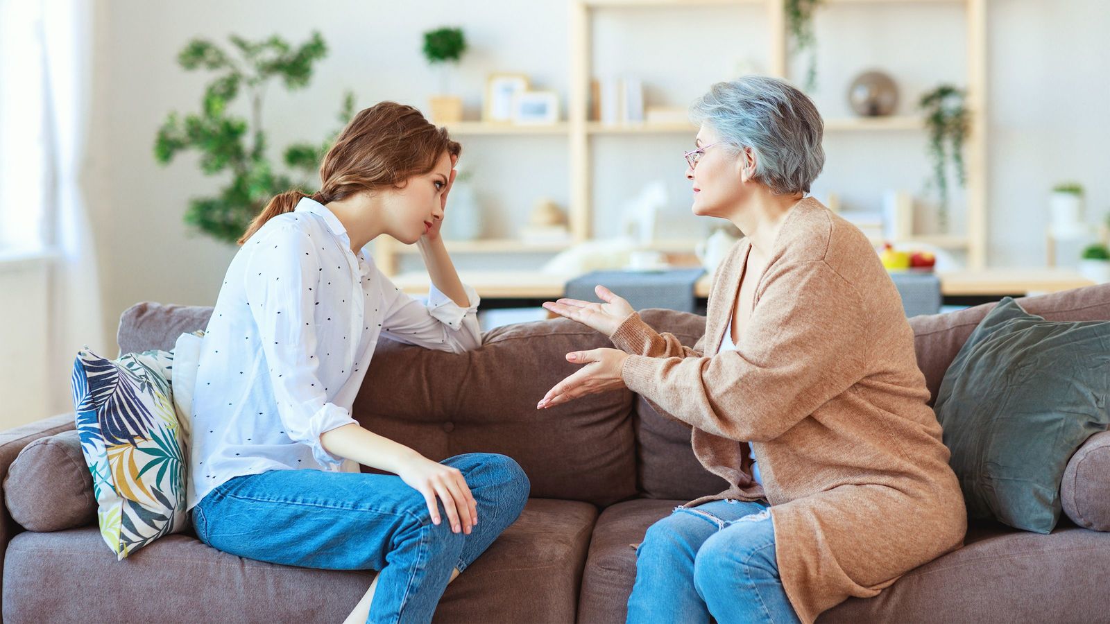 こうして親子の間にどんどん溝ができていく…いたって普通の家庭で愛着の問題を抱える子が育つ深刻な理由 ほめられても､無条件の愛情は感じられなかった…