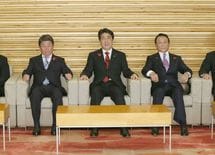 安倍首相の"消費税10％宣言"で広がる噂