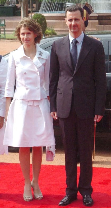 シリアのバッシャール・アサド元大統領（右）と、アスマ夫人（左）