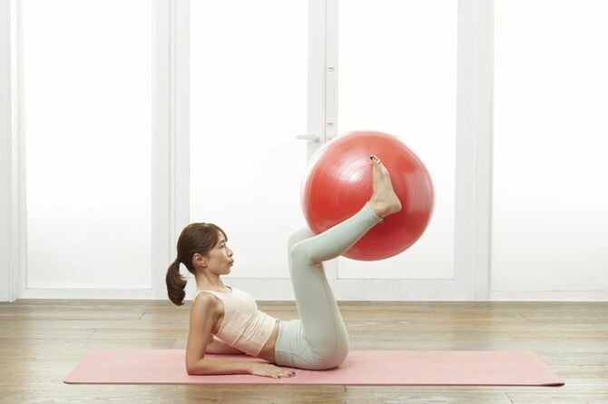 写真⑪ 出典=SAYAKA『バランスボール「美やせ」革命』(プレジデント社)