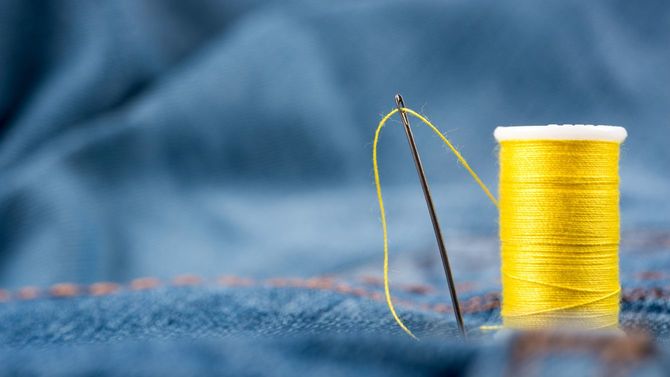 針と糸と布