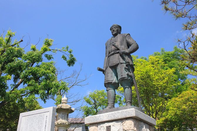 直江兼続像（新潟県長岡市）