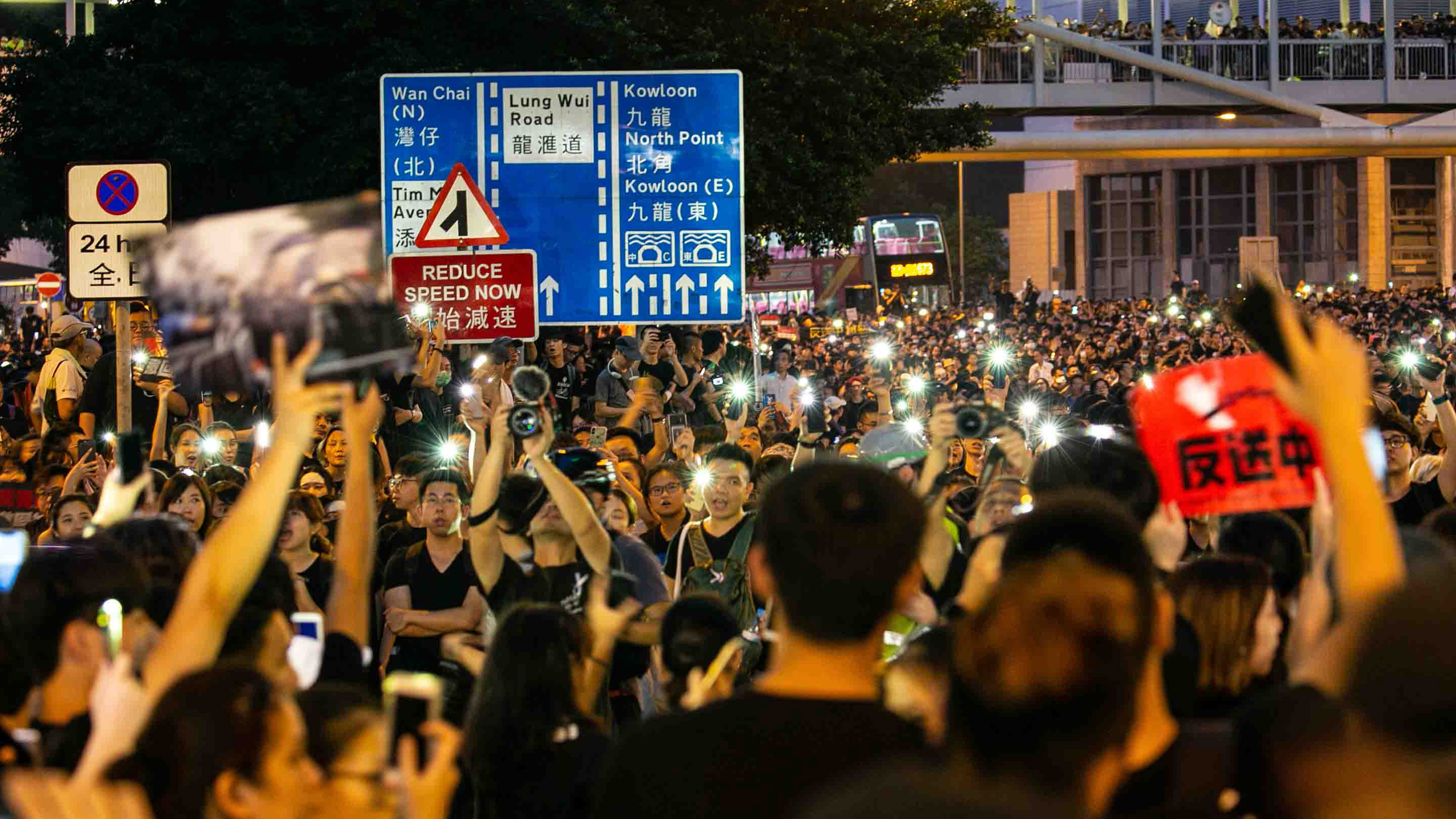 香港デモを哲学者が もっとやれ と煽るワケ 今まで哲学はあまりに大人しすぎた President Online プレジデントオンライン