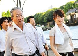 停滞会議：全員の本気汁が噴出する舞台づくり　－ぐるなび流「皇居一周ウオーキングミーティング」の効果とは