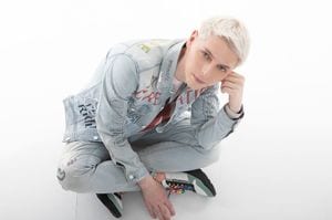 タレントの小原ブラスさん