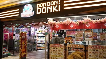 コロナ禍でも絶好調のワケ 東南アジアのドンキで売り場の半分を占める あるもの コンセプトは 日本商品を低価格で president online プレジデントオンライン