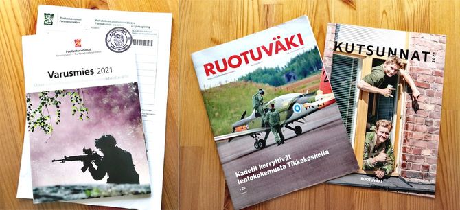 我が家に届いた徴兵の招集書類とパンフレット とフィンランド国防軍から送られてきたパンフレット