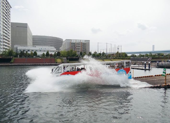 中1の授業「湾岸プロジェクト」では全員がスカイダックに乗車して豊洲を考察