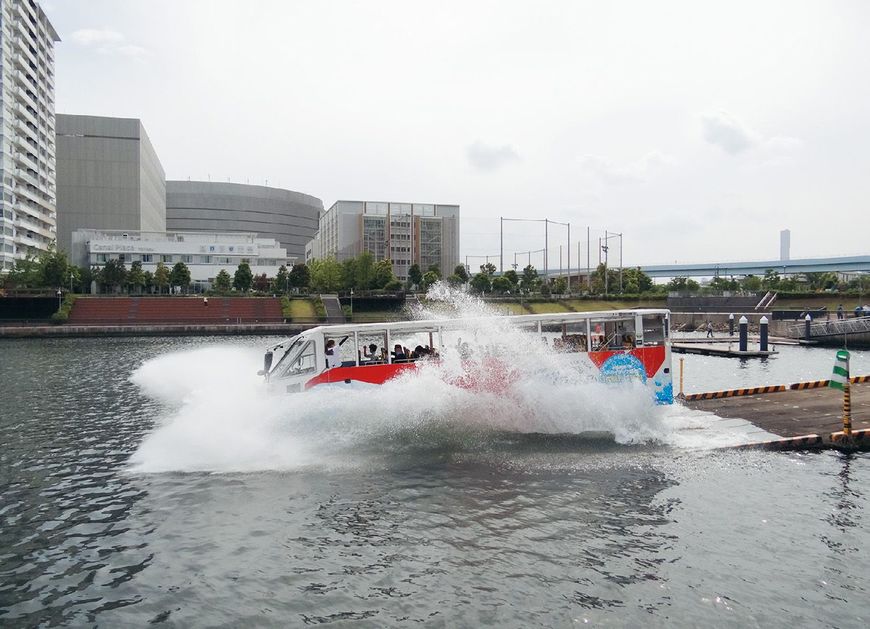 中1の授業「湾岸プロジェクト」では全員がスカイダックに乗車して豊洲を考察