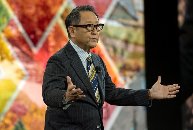 米ラスベガスで開かれた世界最大のIT家電ショー「CES 2020」で実験都市計画について発表するトヨタ自動車の豊田章男社長