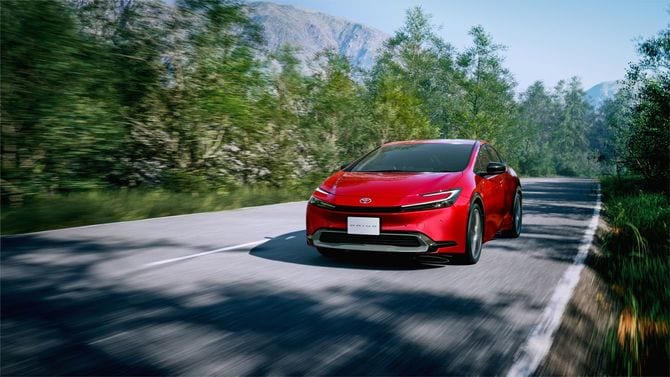 デザインが一新された新型クラウン