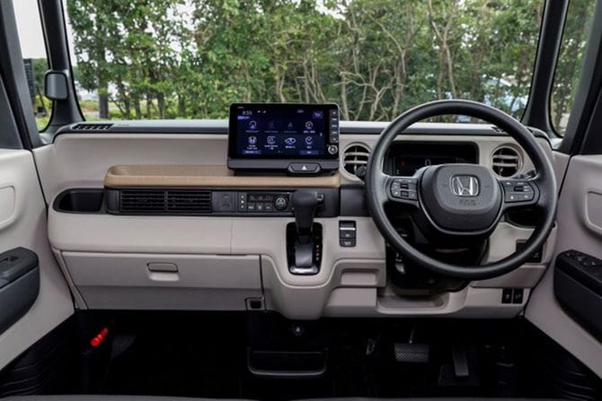 3代目N-BOXのインパネ