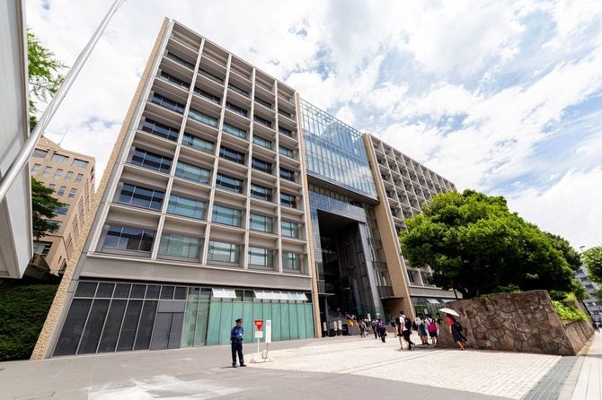 2018年6月13日、港区にある慶応義塾大学