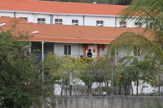 タイ側から撮影した凱旋園区