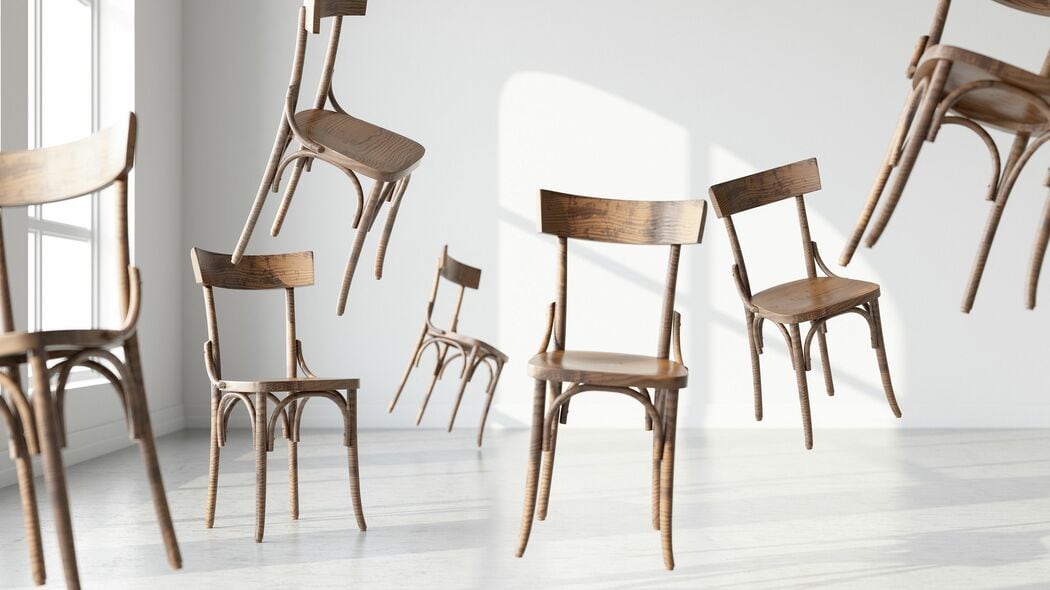 ウォーキングだけでは｢ヨボヨボ老化｣を防げない…椅子1つあればできる｢足腰を鍛える3秒筋トレ｣