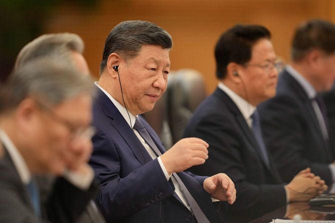 2026年1月16日、中国・北京の人民大会堂で、カナダのマーク・カーニー首相と会談する中国の習近平国家主席(中央)