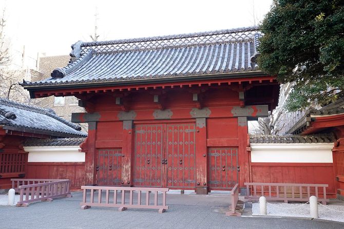 東京大学・本郷キャンパスの赤門＝2021年2月25日、東京都文京区