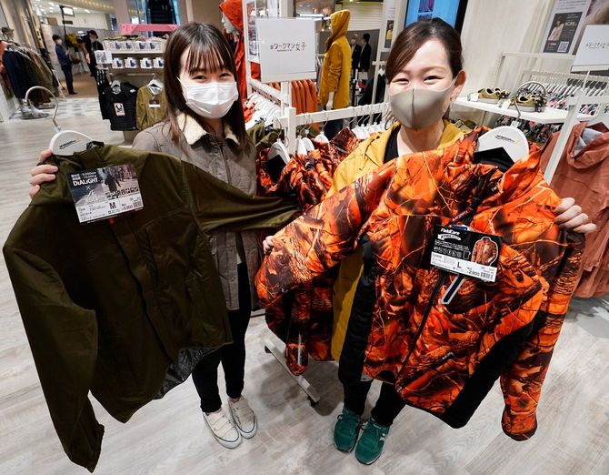 作業服大手のワークマンが16日に開業する、女性向けのカジュアルウエアストア「＃ワークマン女子」1号店。同社は作業服・作業用品を扱わない女性客を主体とした店舗を、今後10年間で400店出店する予定（神奈川県横浜市のコレットマーレ）