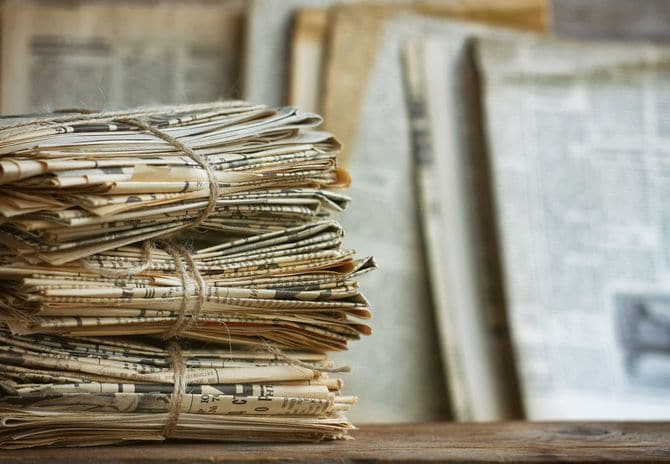 束ねられた古新聞