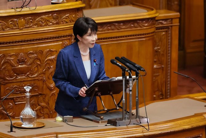 令和8年10月5日、参院本会議で所信表明演説をする高市首相