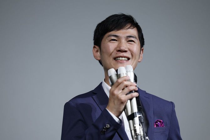 落選が決まった後、支援者らの前で発言する石丸伸二氏＝2024年7月7日、東京都新宿区
