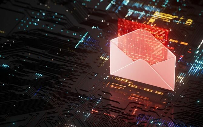 ICチップの上の電子メールのイメージ