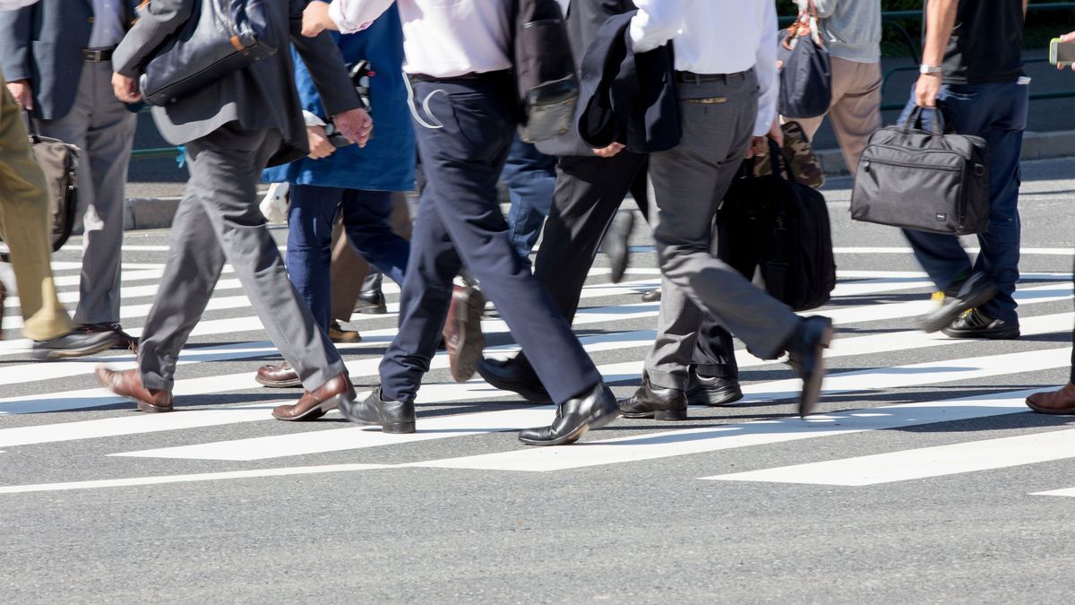 ｢かかと着地｣と｢大股歩き｣は絶対NG…通勤するだけでヘトヘトになる人の