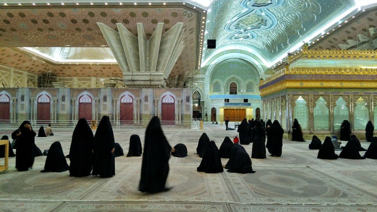 イラン、テヘランのイマーム・ホメイニ廟の内部