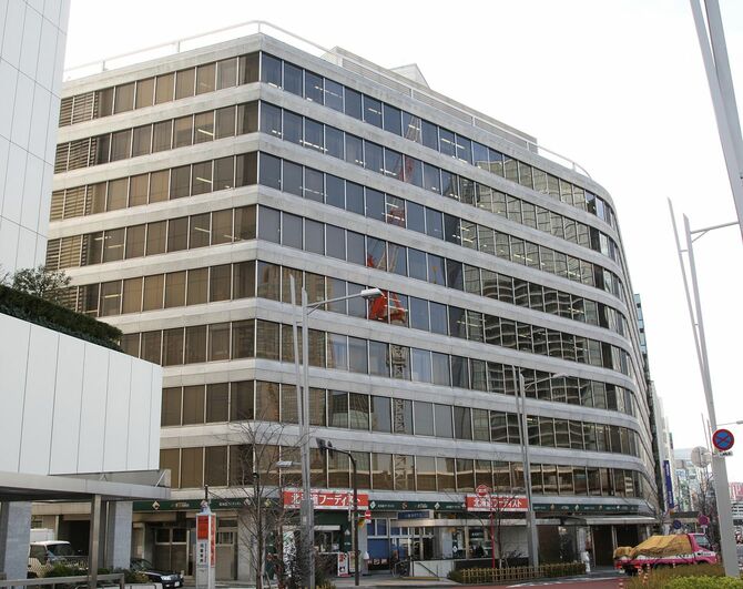 経営破綻したエルピーダメモリの本社が3階に入るビル＝2012年2月28日、東京・中央区