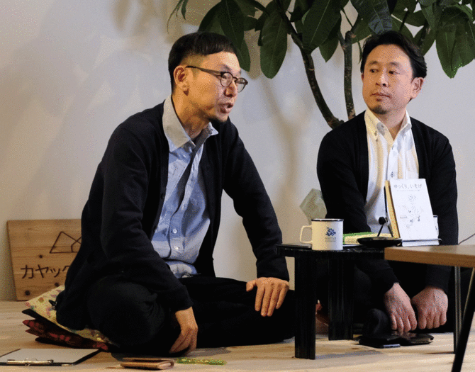 （左）面白法人カヤック代表取締役CEOの柳澤大輔さん、（右）クルミドコーヒー／胡桃堂喫茶店店主の影山知明さん