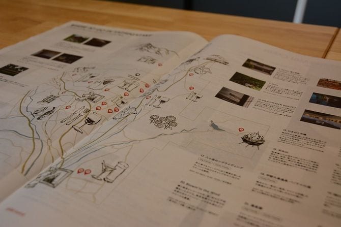 SANUが利用者に配布している冊子。キャビン近くのおすすめのレストランやアクティビティースポットが紹介されている。