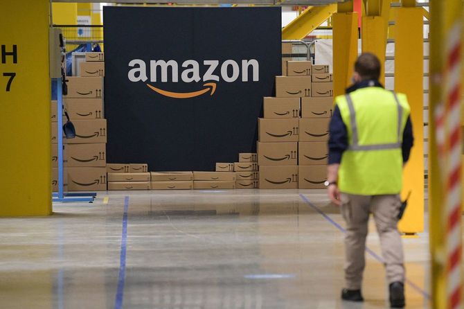 米アマゾンのロゴ