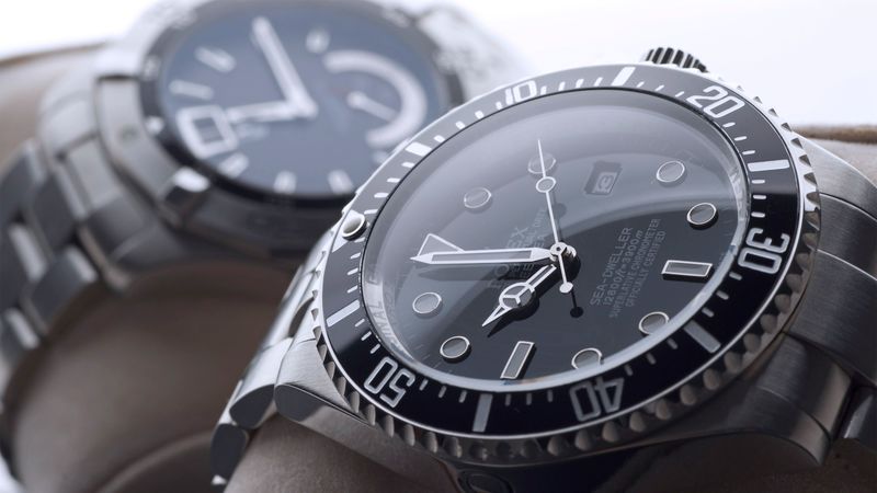 ヴィトン､シャネル､エルメス…コメ兵のプロが断言する｢高額買い取りできる商品名･色と柄･ロゴの大きさ｣ 時計は表面の傷･汚れで買い取り価格が大きく下がらない理由