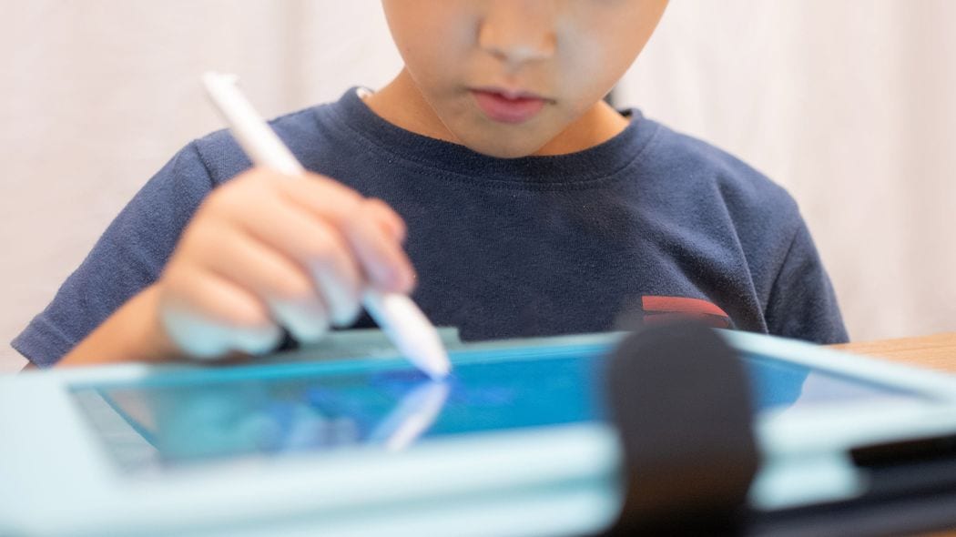 文字でも計算でもない…幼児教育の専門家が｢子供のIQ向上のために真っ先に与えて｣という“アプリの種類”