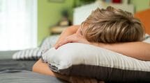 ｢フカフカの枕｣は睡眠を壊す……東大との共同研究で｢枕外来｣の医師が結論づけた｢体に正しい枕｣3つの条件